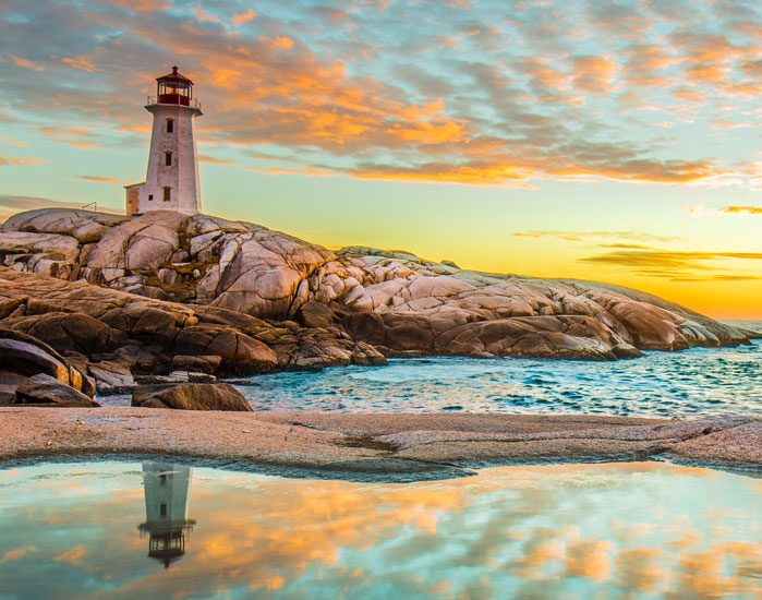 Picture of lighthouse in Newfoundland and Labrador
